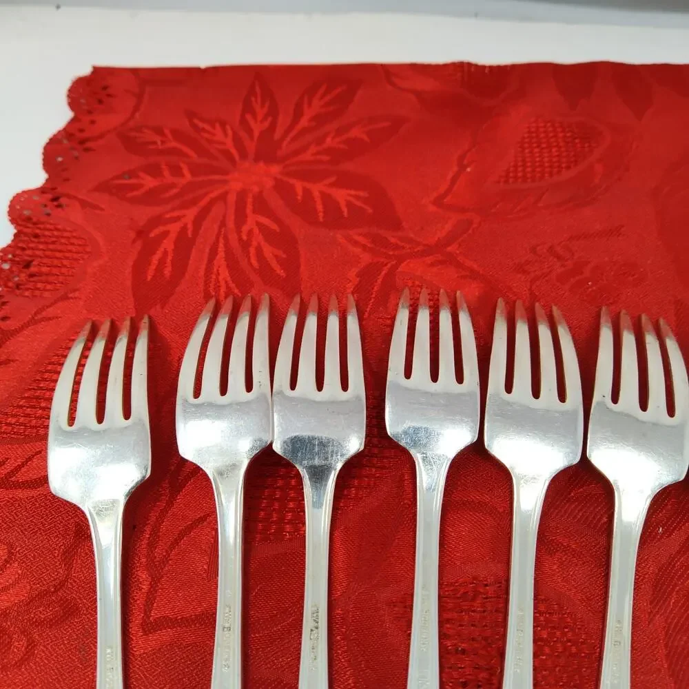 8X DF Dinner Forks WM Rogers International MARY LOU DEVONSHIRE Silverplate